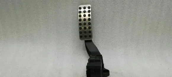 Mercedes-Benz A W176 Accelerator throttle pedal A2463001904