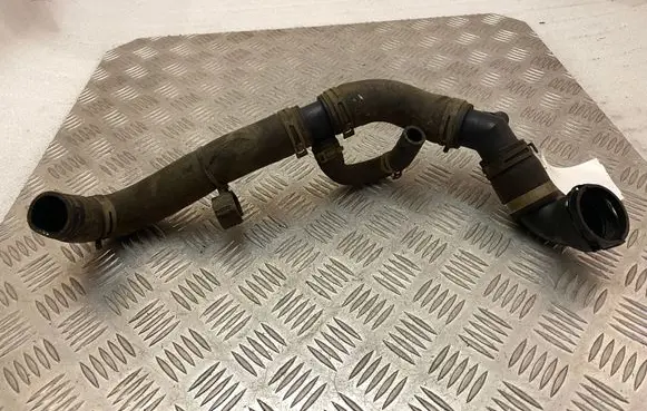 Land Rover Discovery 5 Engine coolant pipe/hose HPLA8286DA
