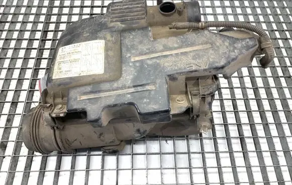 Toyota Land Cruiser (FJ75) Air filter box 1789330020
