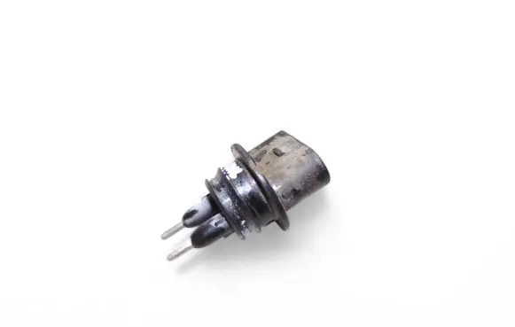 Volkswagen Golf V Windshield washer fluid level sensor 7M0919376