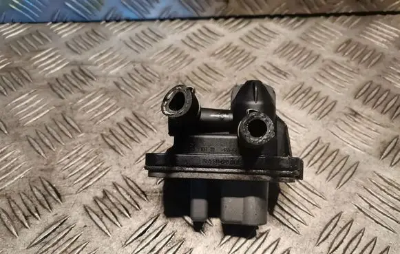 Mercedes-Benz C W203 Fuel filter heater A6110700179 6110700179