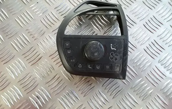 Citroen C4 I Picasso Climate control unit 9650868677 A83007500