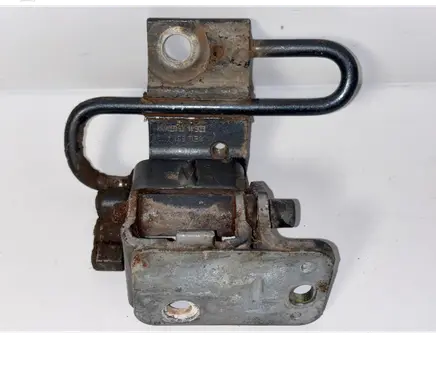 Audi A6 S6 C6 4F Front door lower hinge 8E0831411B