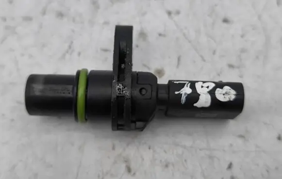 Audi Q2 - Camshaft position sensor 04L907601A