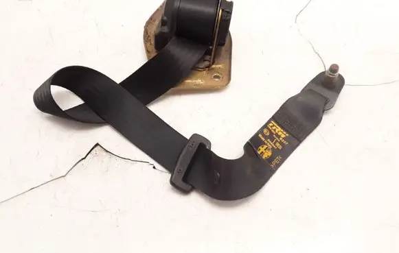 Alfa Romeo 166 Rear seatbelt 044047 E2044047