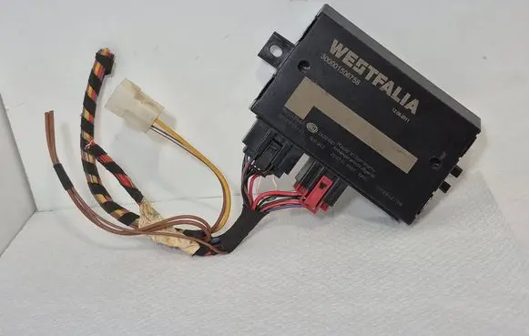 Volkswagen PASSAT B6 Tow bar trailer control unit/module 300001506758