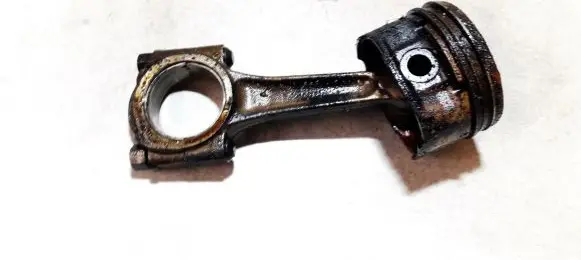 Peugeot 307 Piston with connecting rod