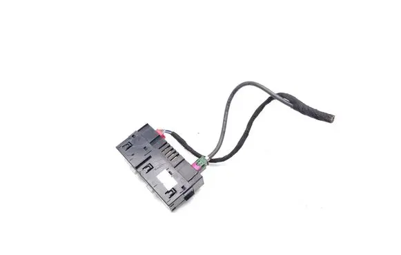 Skoda Octavia Mk4 USB socket connector 657035736A
