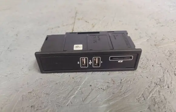 Mercedes-Benz C W205 USB socket connector A2058200526