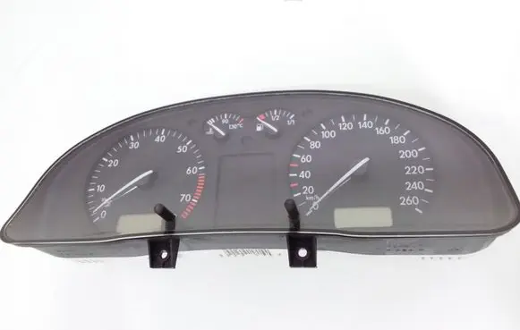 Volkswagen PASSAT B5 Speedometer (instrument cluster) 3B0919880A