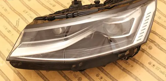 Volkswagen Transporter - Caravelle T7 Headlight/headlamp 7T1941081E