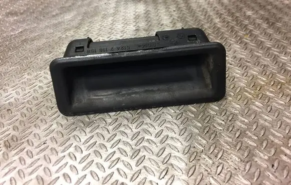 BMW 3 E92 E93 Tailgate/boot open switch button 7118158