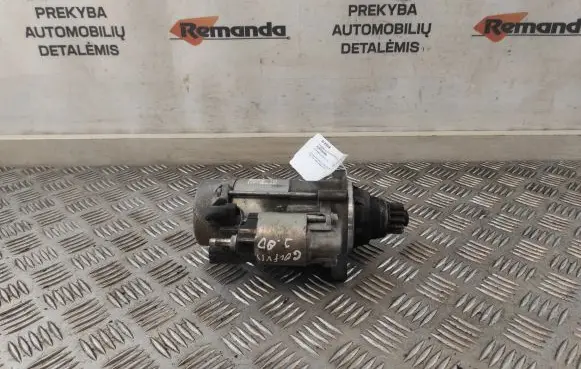 Volkswagen Golf VII Starter motor 02M911024 4380000240