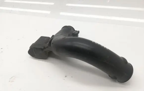 Air intake hose/pipe