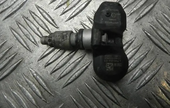 BMW 3 F30 F35 F31 Tire pressure sensor 6790054 X3834