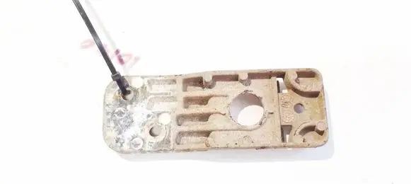 Opel Astra J Engine mounting bracket