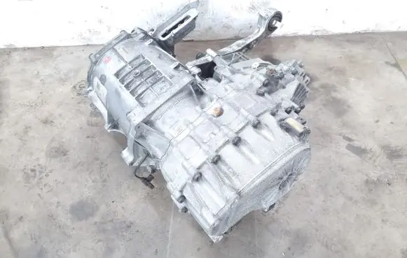 Porsche Taycan 9J1 Electric car motor EBF 0ME300041B 0ME325835H