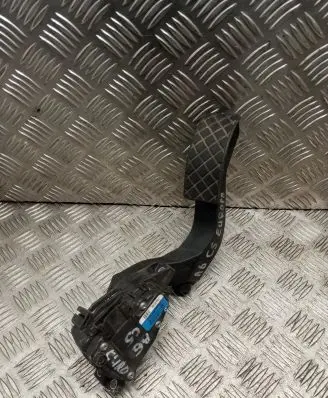 Audi A6 S6 C5 4B Accelerator throttle pedal 8D1723523M