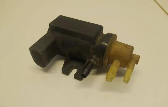 Audi A4 S4 B7 8E 8H Vacuum valve 1k0906627a