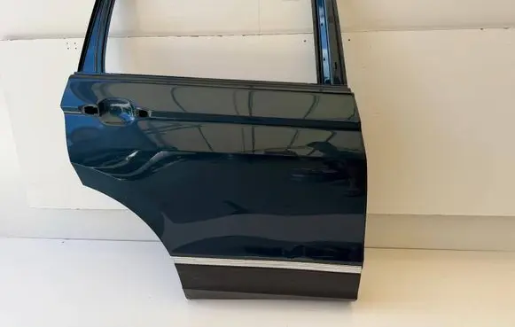 Volkswagen Tiguan Rear door 5NA833312A