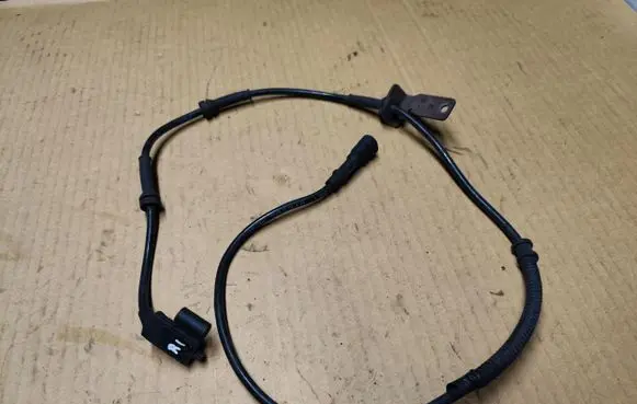 Jeep Grand Cherokee (WJ) ABS brake wheel speed sensor 56041316AB