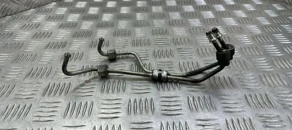 Volvo XC60 Fuel injector supply line/pipe 