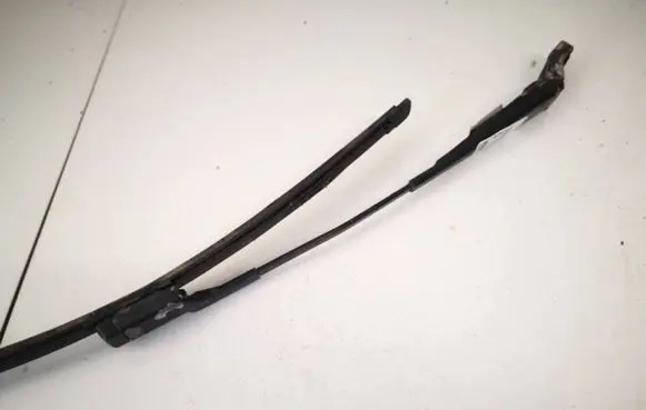 Skoda Fabia Mk2 (5J) Front wiper blade arm 5j1955409b