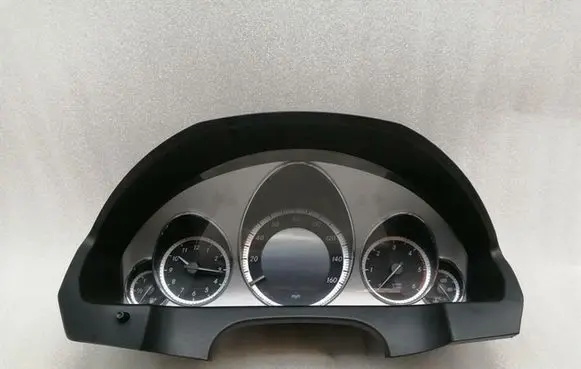 Mercedes-Benz E C207 W207 Speedometer (instrument cluster) A2129002010