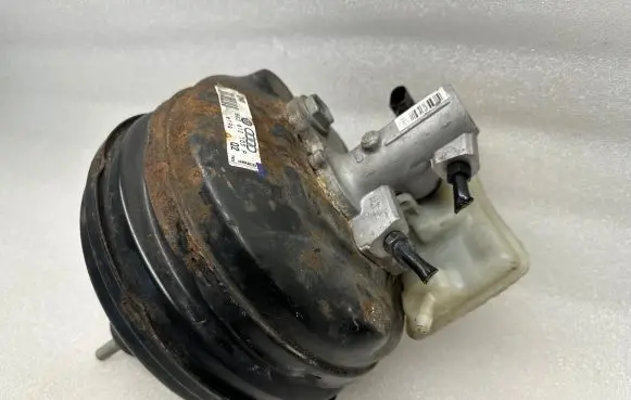 Audi A6 S6 C5 4B Brake booster 8E0612105P