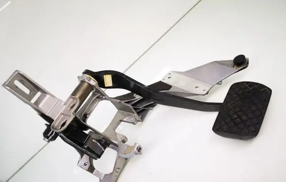 Audi A4 S4 B7 8E 8H Brake pedal 8E2723139A