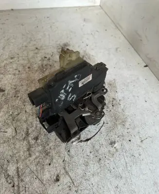 Seat Leon (1M) Rear door lock 3b4839015al