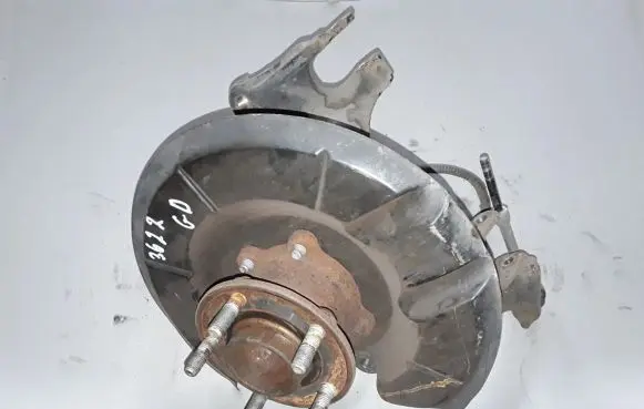 Rear wheel hub