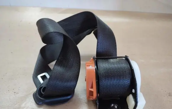 Opel Mokka Rear seatbelt 95273830