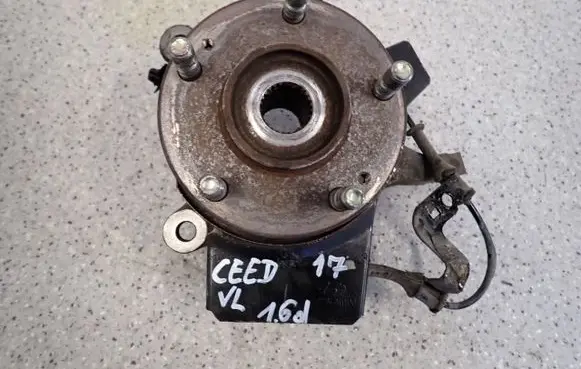 KIA Ceed Front wheel hub spindle knuckle 