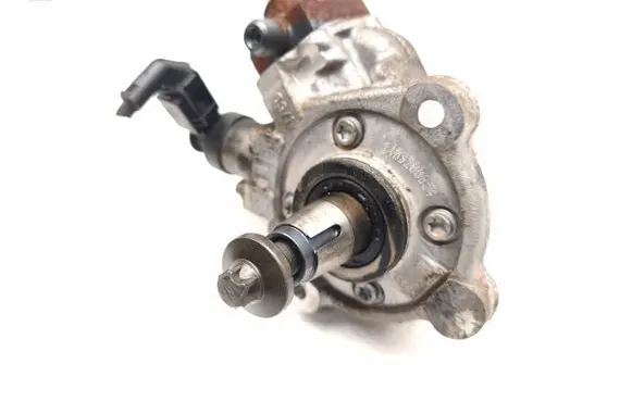 BMW X1 E84 Fuel injection high pressure pump 7810696 0445010517
