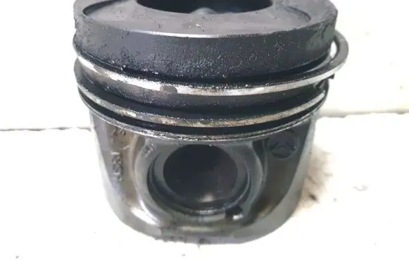 Mercedes-Benz ML W164 Piston with connecting rod 0830923