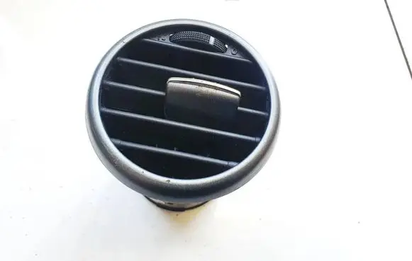 Seat Altea Dash center air vent grill 5P0819203