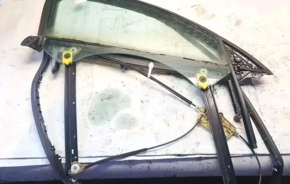 Audi A6 S6 C6 4F Front door window/glass frame 4f0837630