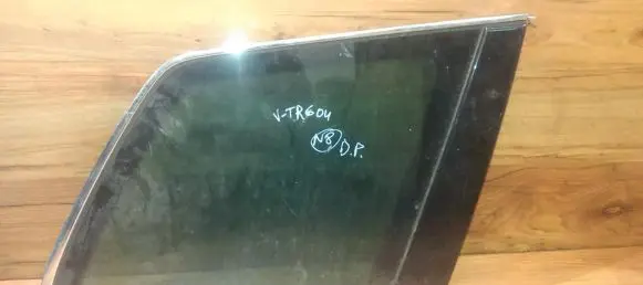 Volkswagen Touareg I Rear side window 7l6845298