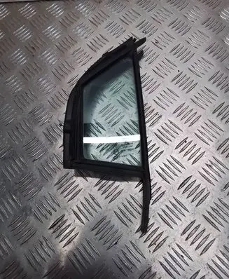 Toyota Yaris Front door vent window glass four-door 