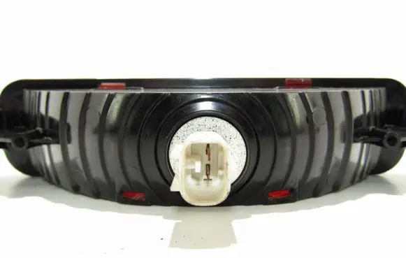 Chrysler Sebring (ST-22 - JR) Third/center stoplight