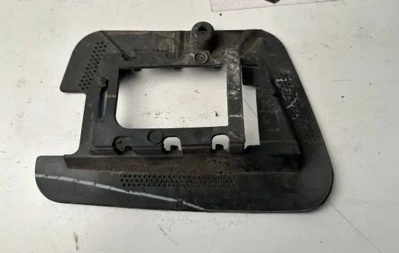 Chrysler Pacifica Bumper support mounting bracket corner 68229213AC