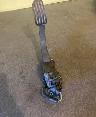 Volvo XC60 Accelerator throttle pedal 31329062 C95YE03 21062012