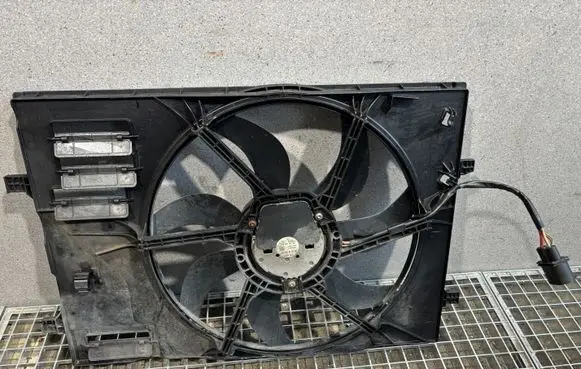 Seat Leon (5F) Electric radiator cooling fan 5Q0959455BG 5Q0121203DD