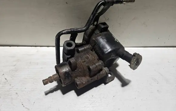 Mazda 626 Power steering pump G54532600A