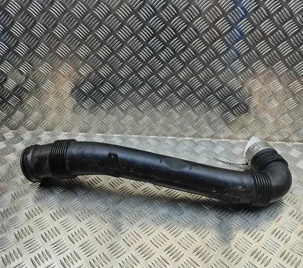BMW M3 G80 Intercooler hose/pipe 8095810