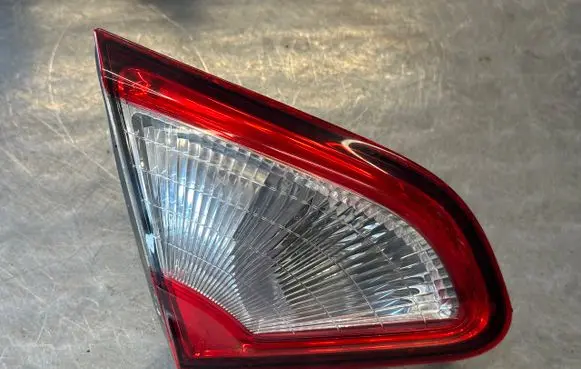 Nissan Qashqai Tailgate rear/tail lights 89503189 B26555BR01A