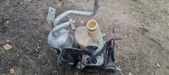 Volvo C30 Power steering pump 30741955