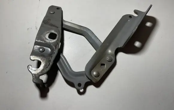 Ford Fiesta Engine bonnet/hood hinges 8A6116800AD