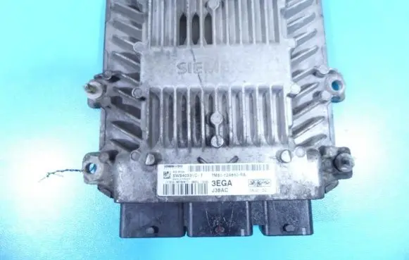 Ford Focus Engine control unit/module ECU 7M51-12A650-RA IMPRK1343215